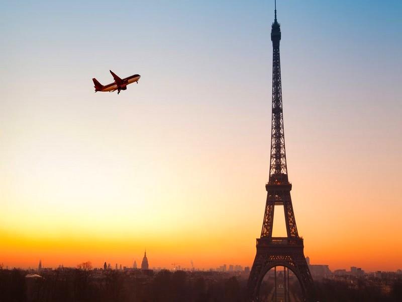 C’est officiel : les billets d’avion au départ de France vont être davantage taxés