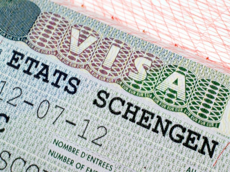 Visas Schengen: les intermédiaires font main basse sur les rendez-vous