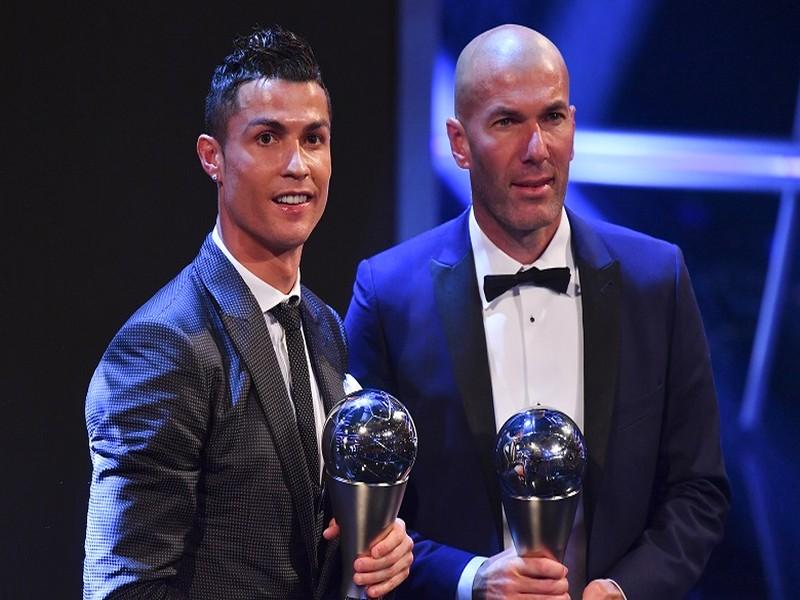 Prix Fifa Ronaldo sacré meilleur joueur de l'année, Zidane reçoit le prix du meilleur entraineur