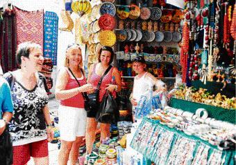 TOURISME LES EUROPEENS VOYAGENT   CHEZ EUX LES NOUVEAUX COMPORTEMENTS