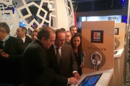 François Hollande au stand Maroc de la Cop 21