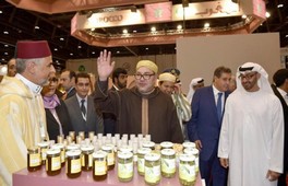 Abou Dhabi Mohammed VI visite le pavillon marocain au SIAL Moyen Orient