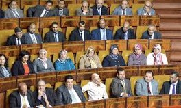la parité Les femmes auront droit à un tiers des sièges au sein des futurs conseils régionaux Le projet de loi organique sur les régions encourage
