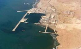 Accident à Tan-Tan Un bateau de transport de carburant chavire à l\'entrée du port