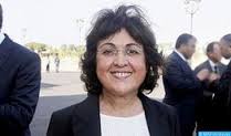 Oued Laou Mme Marouane visite le projet du village des artisans et remet les certificats de qualité de la poterie
