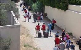 Tunisie,   Les touristes font leur valise après l’attentat