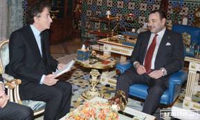 Sa Majesté le Roi reçoit à Marrakech M. Jack Lang
