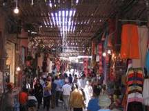   Marrakech Tourisme : La razzia sur les Maisons d’hôtes     A constater le nombre impressionnant des touristes étrangers qui sillonnent les rues de Marrakech ou qui investissent la mythi