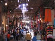 Marrakech Tourisme : La razzia sur les Maisons d’hôtes A constater le nombre impressionnant des touristes étrangers qui sillonnent les rues de Marrakech ou qui investissent la mythi